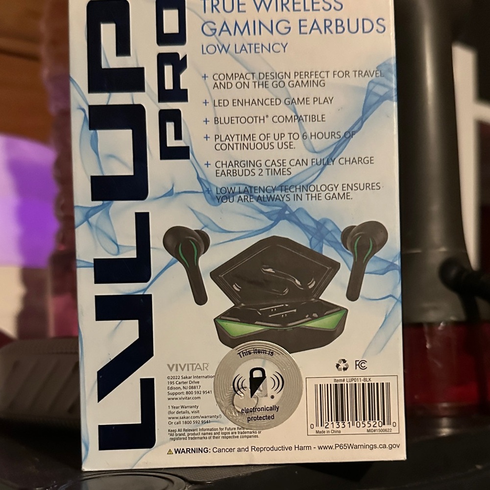 Vivitar Wireless Gaming Earbuds - Black and Green